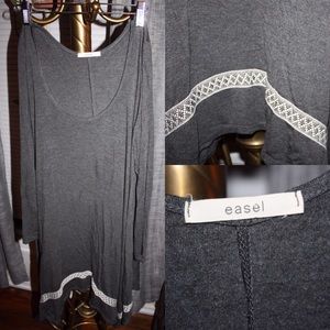 Easel tunic w/ embroidered bottom